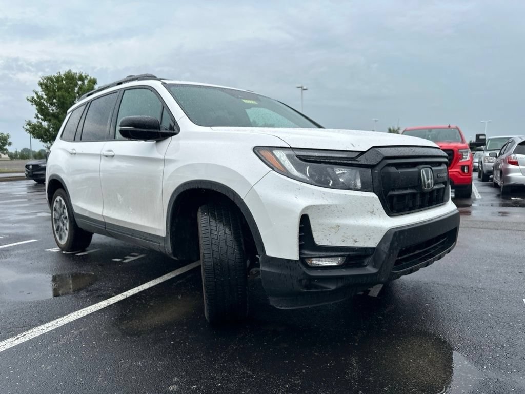 Used 2025 Honda Passport Black Edition image 14