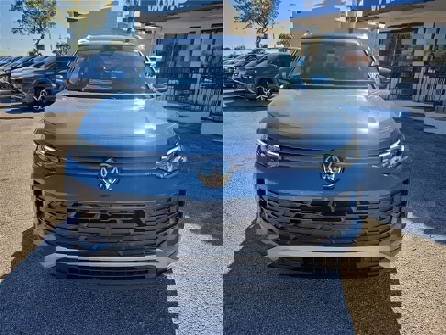 New 2026 Volkswagen Tiguan SE image 2