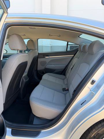 Used 2019 Hyundai Elantra SE FWD image 11