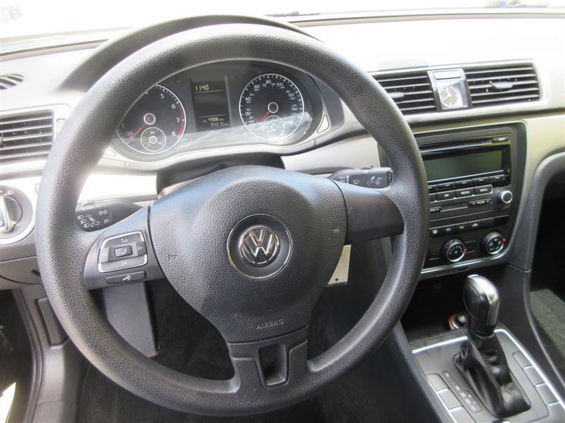 Used 2014 Volkswagen Passat 1.8T S image 12