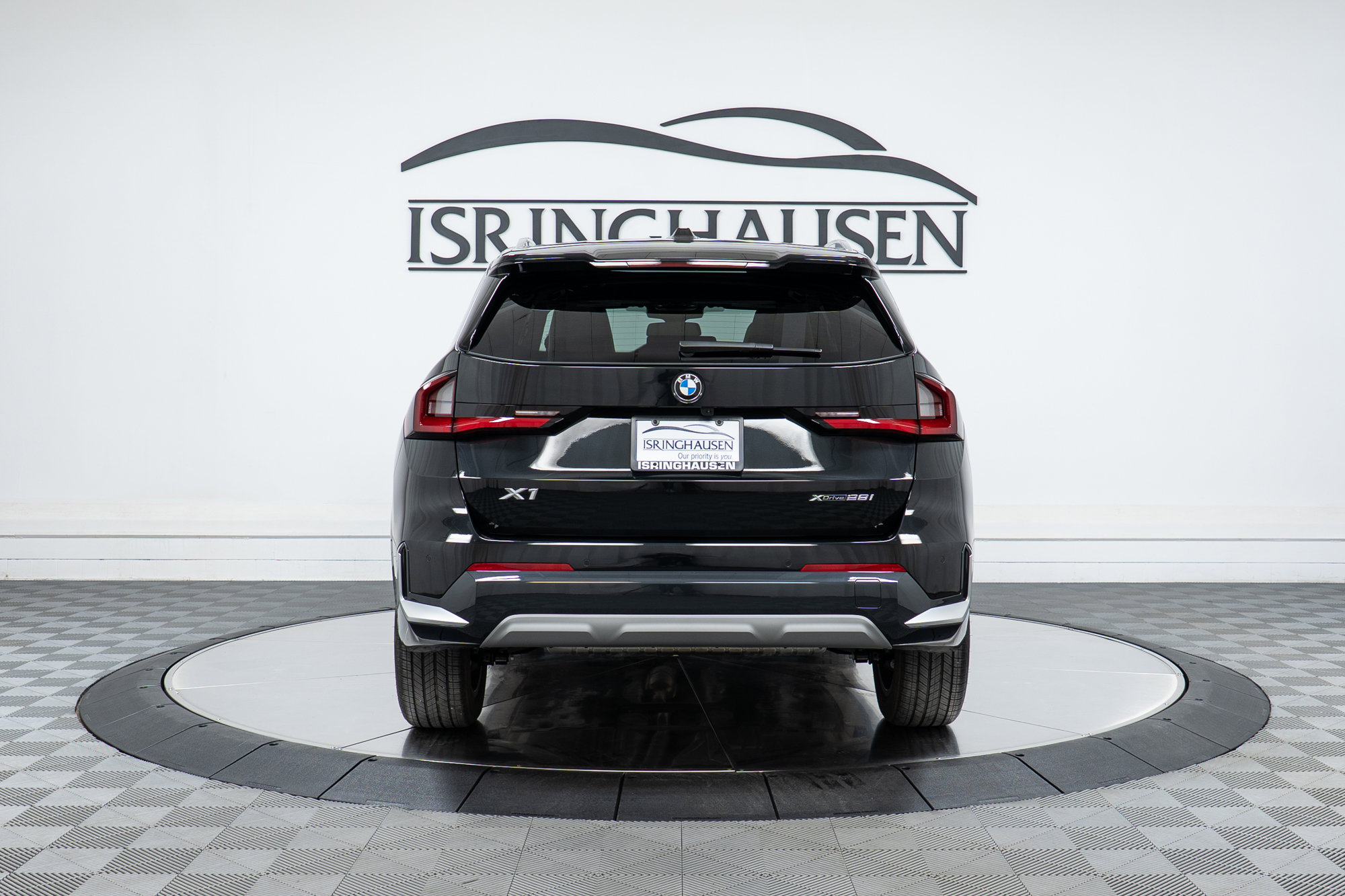 Used 2025 BMW X1 xDrive28i w/ Technology Package image 6