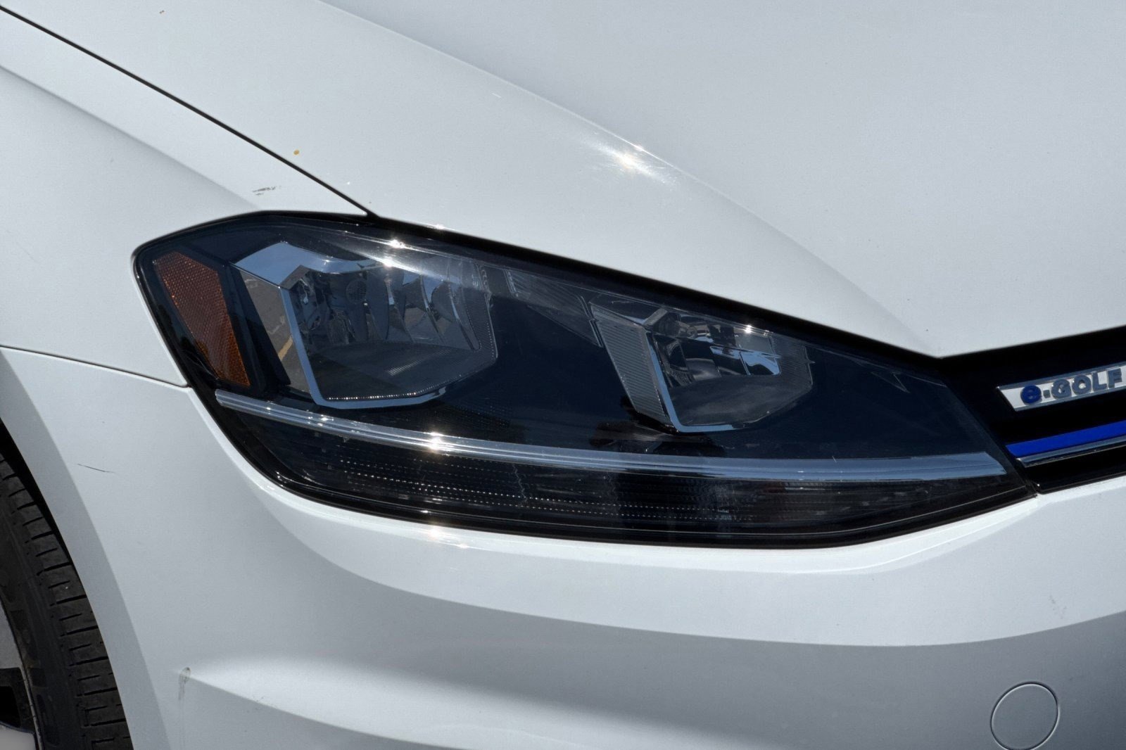 Used 2018 Volkswagen e-Golf SE FWD image 10