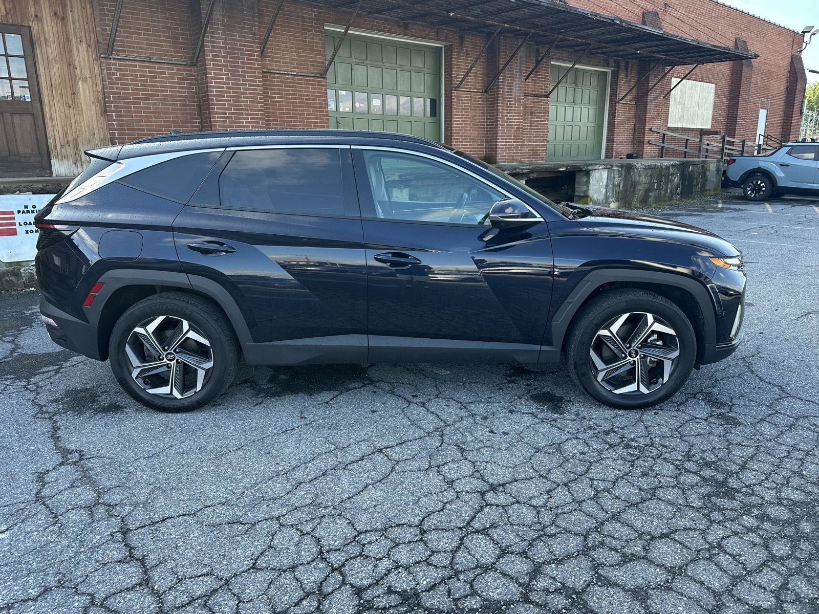 Certified 2023 Hyundai Tucson Limited AWD/4WD image 9