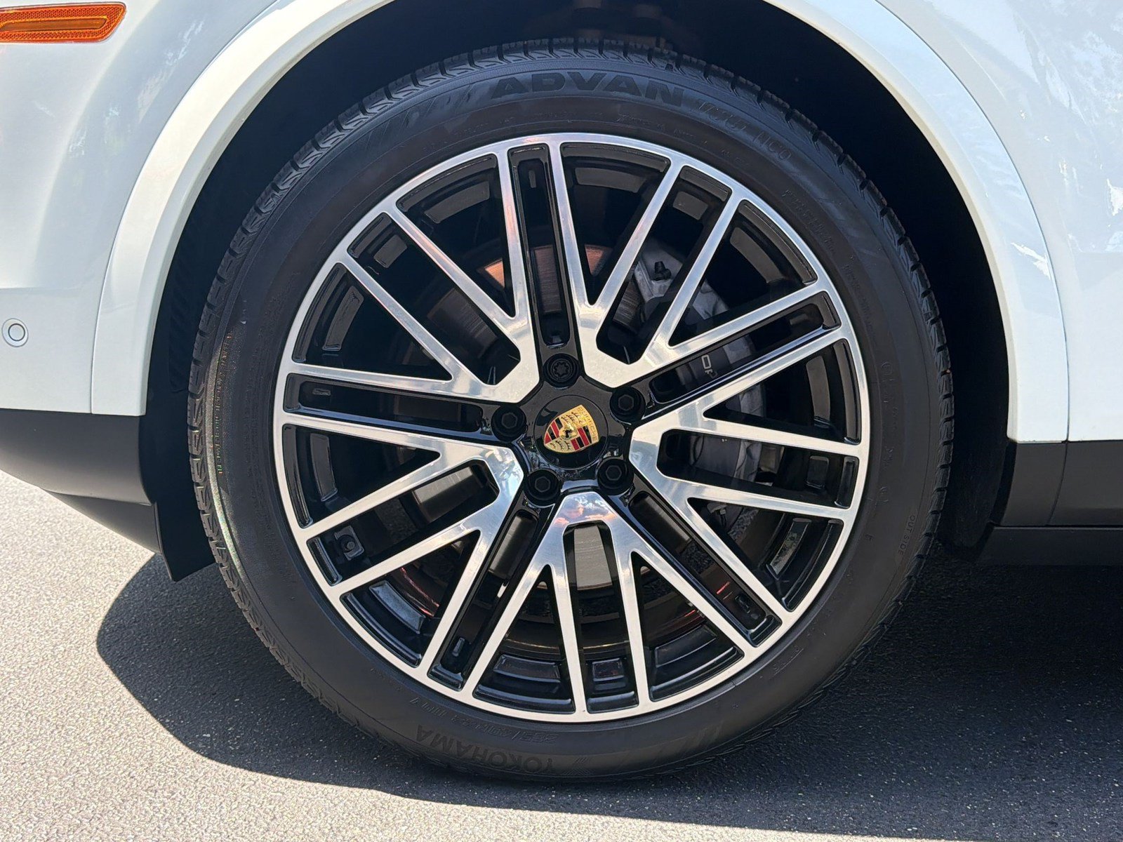 Used 2024 Porsche Cayenne AWD/4WD image 13