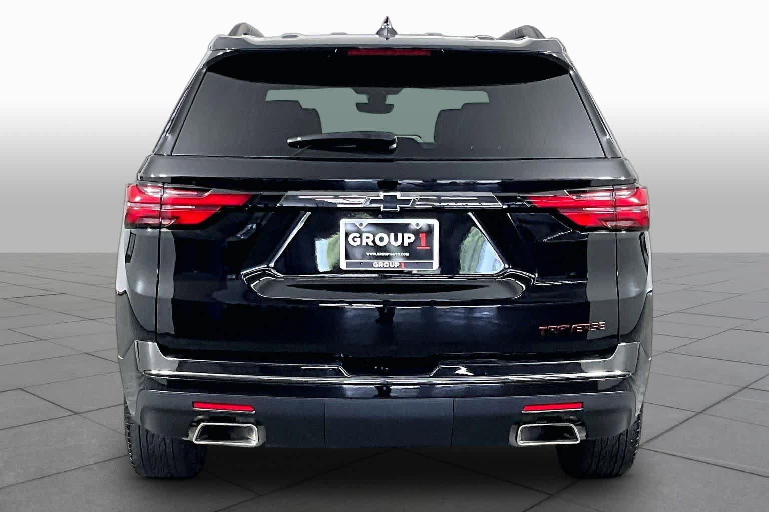 Used 2023 Chevrolet Traverse Premier w/ Redline Edition FWD image 5