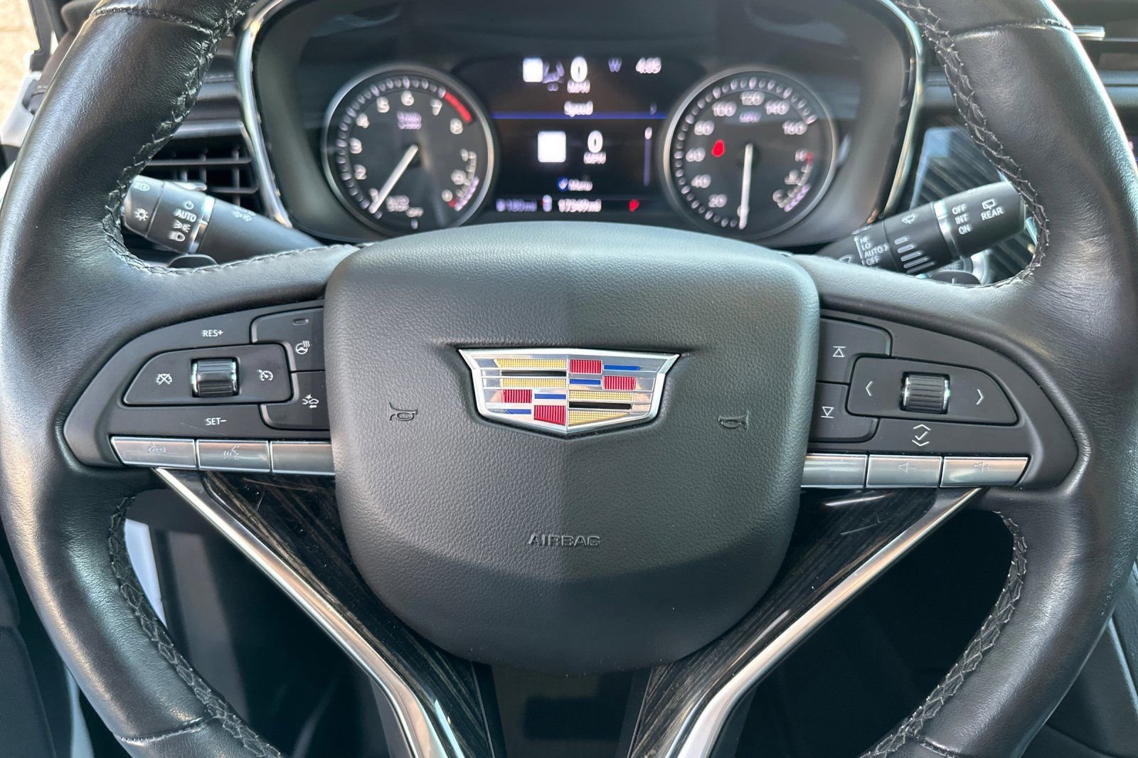 Used 2022 Cadillac XT6 Premium Luxury w/ Technology Package image 26