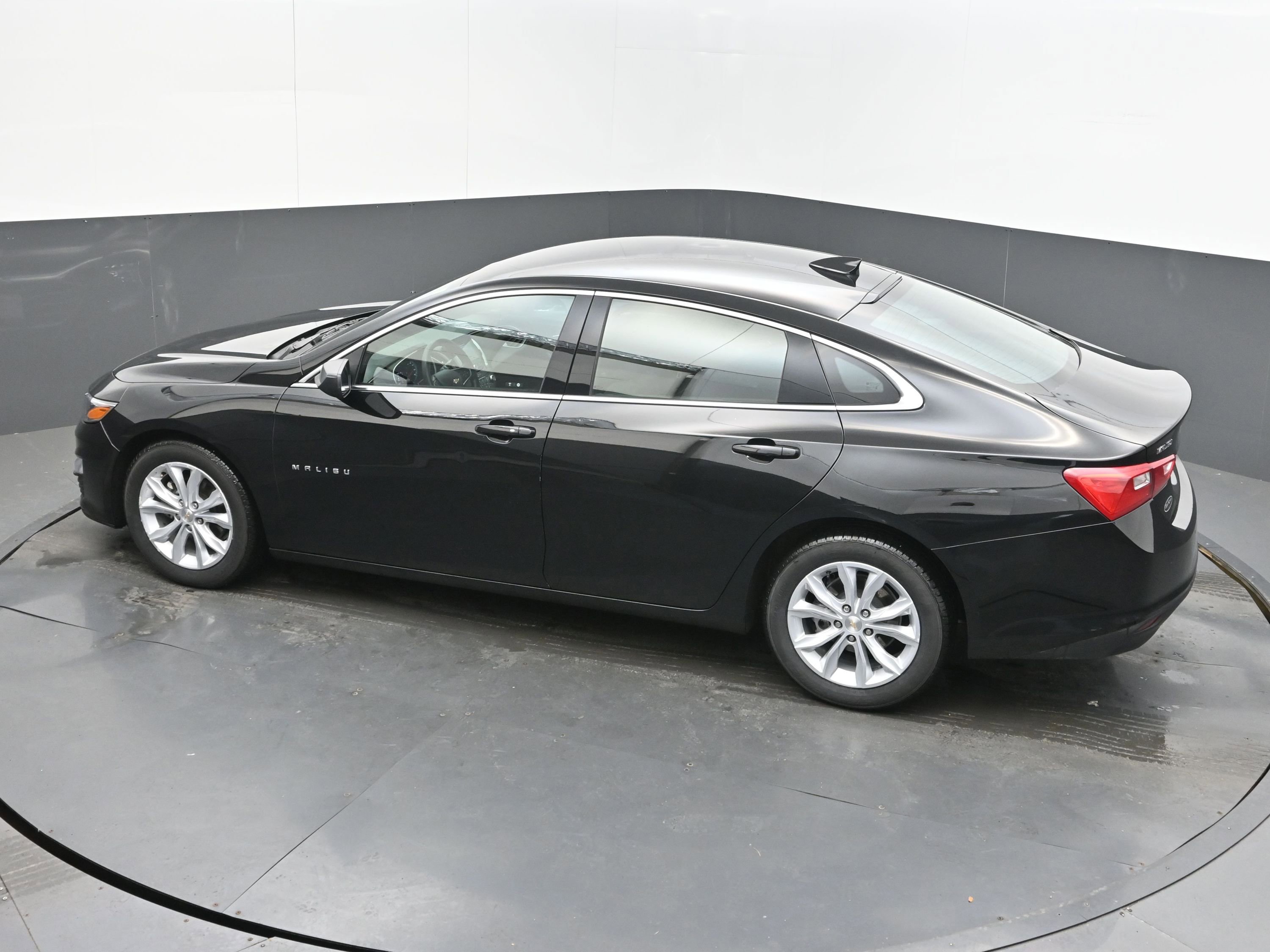 Used 2024 Chevrolet Malibu LT image 35