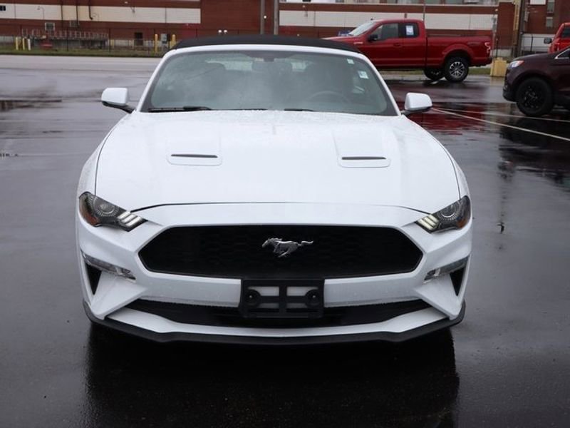 Used 2020 Ford Mustang Premium image 9