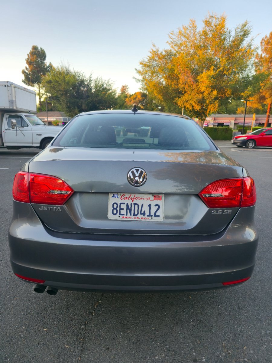 Used 2012 Volkswagen Jetta SE FWD image 5