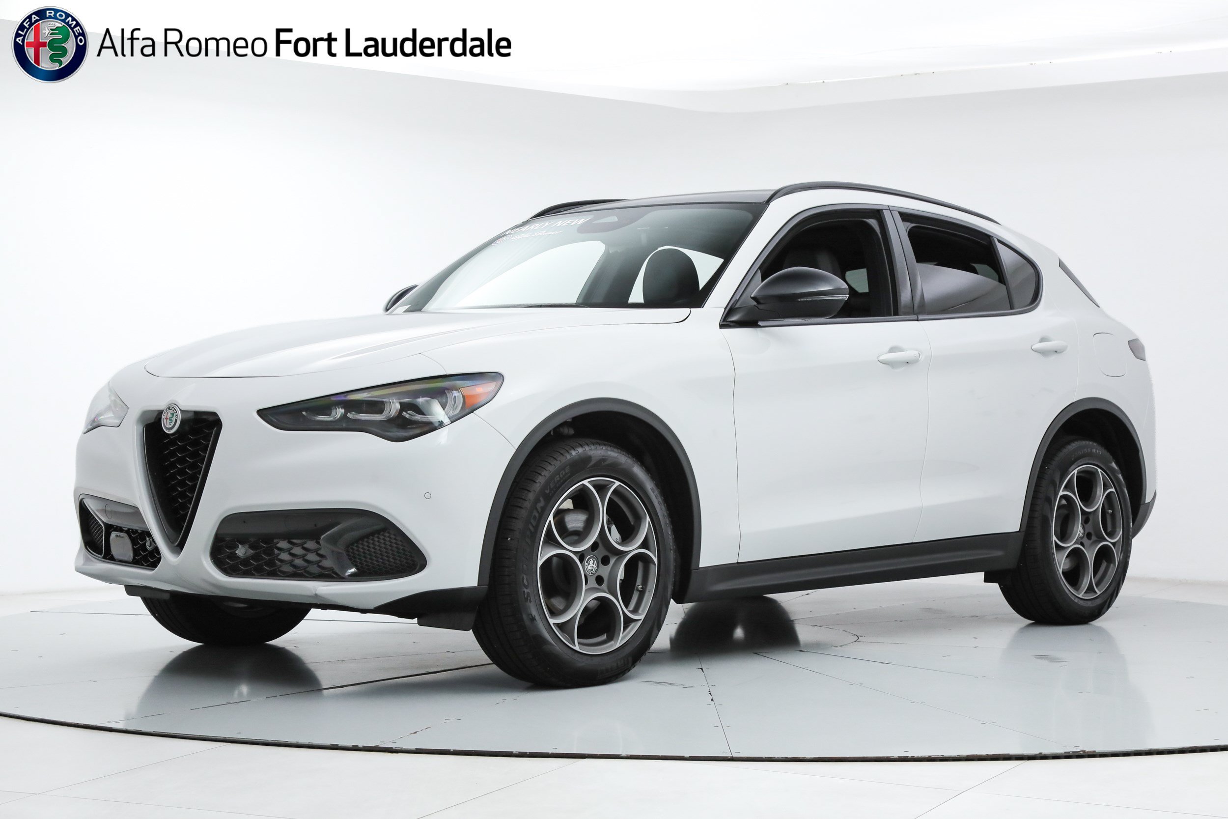 New 2025 Alfa Romeo Stelvio Sprint w/ Convenience Package AWD/4WD image 1