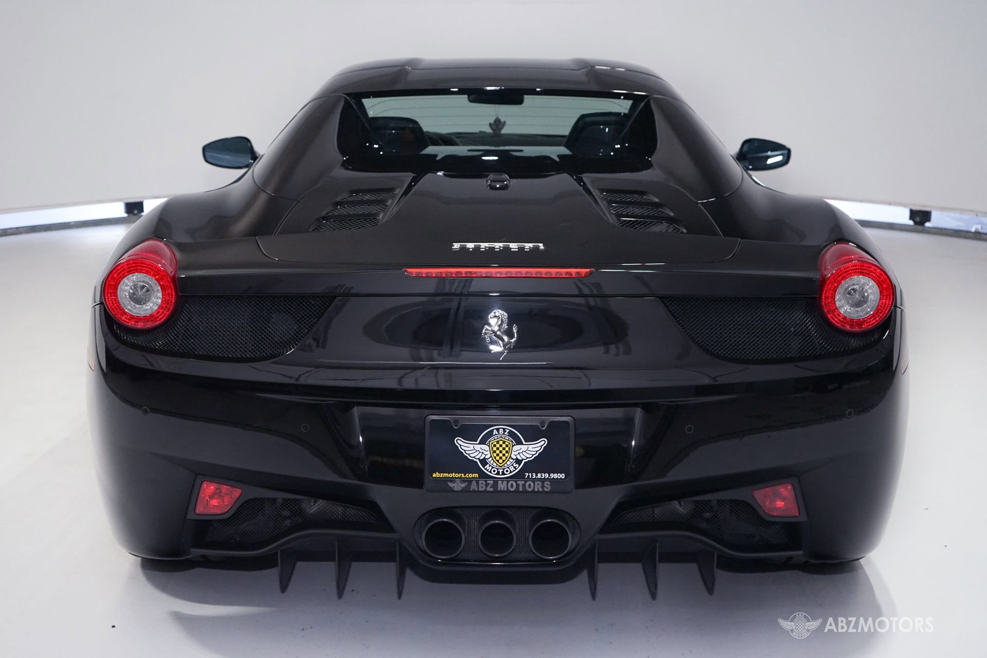 Used 2015 Ferrari 458 Spider image 8