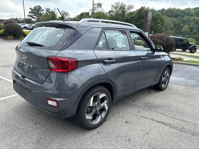 Used 2025 Hyundai Venue SEL FWD image 5