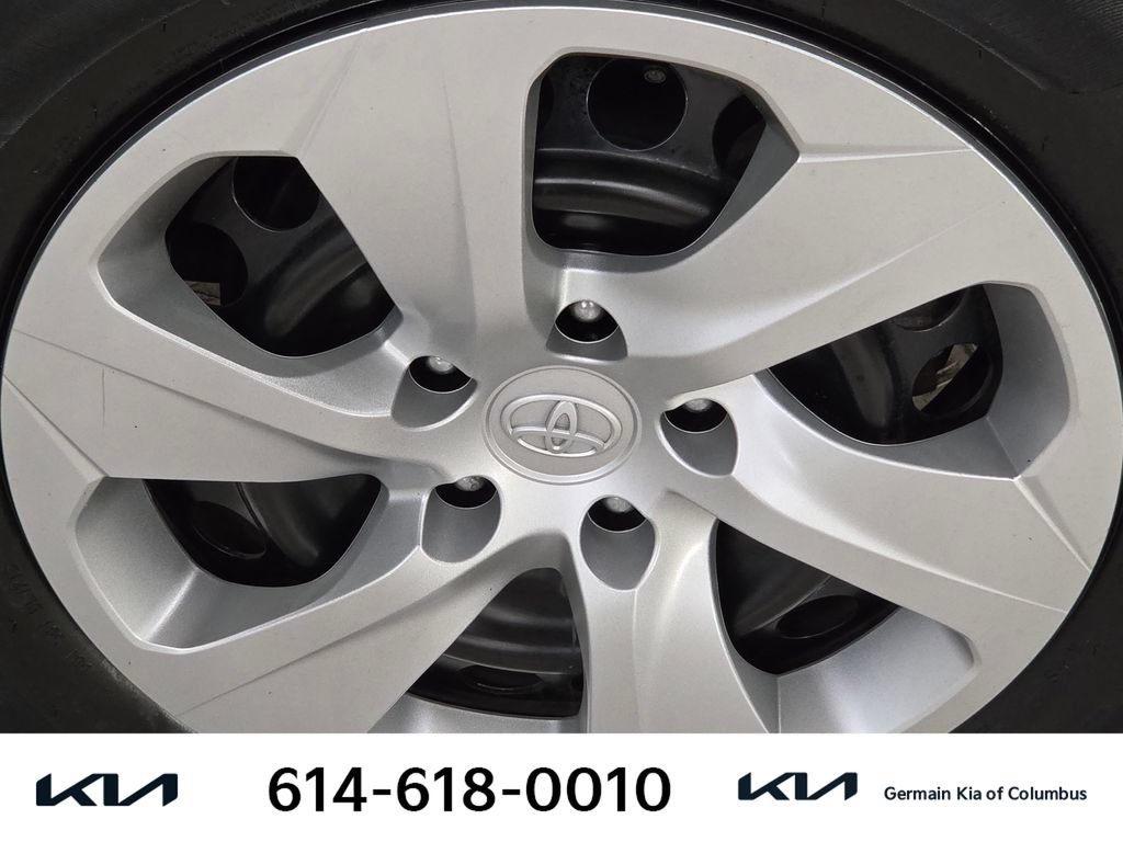 Used 2021 Toyota RAV4 LE AWD/4WD image 13