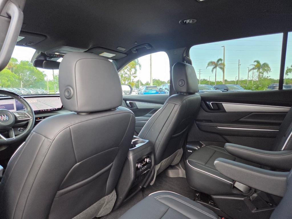 Used 2025 Buick Enclave Preferred w/ Super Cruise Package FWD image 26