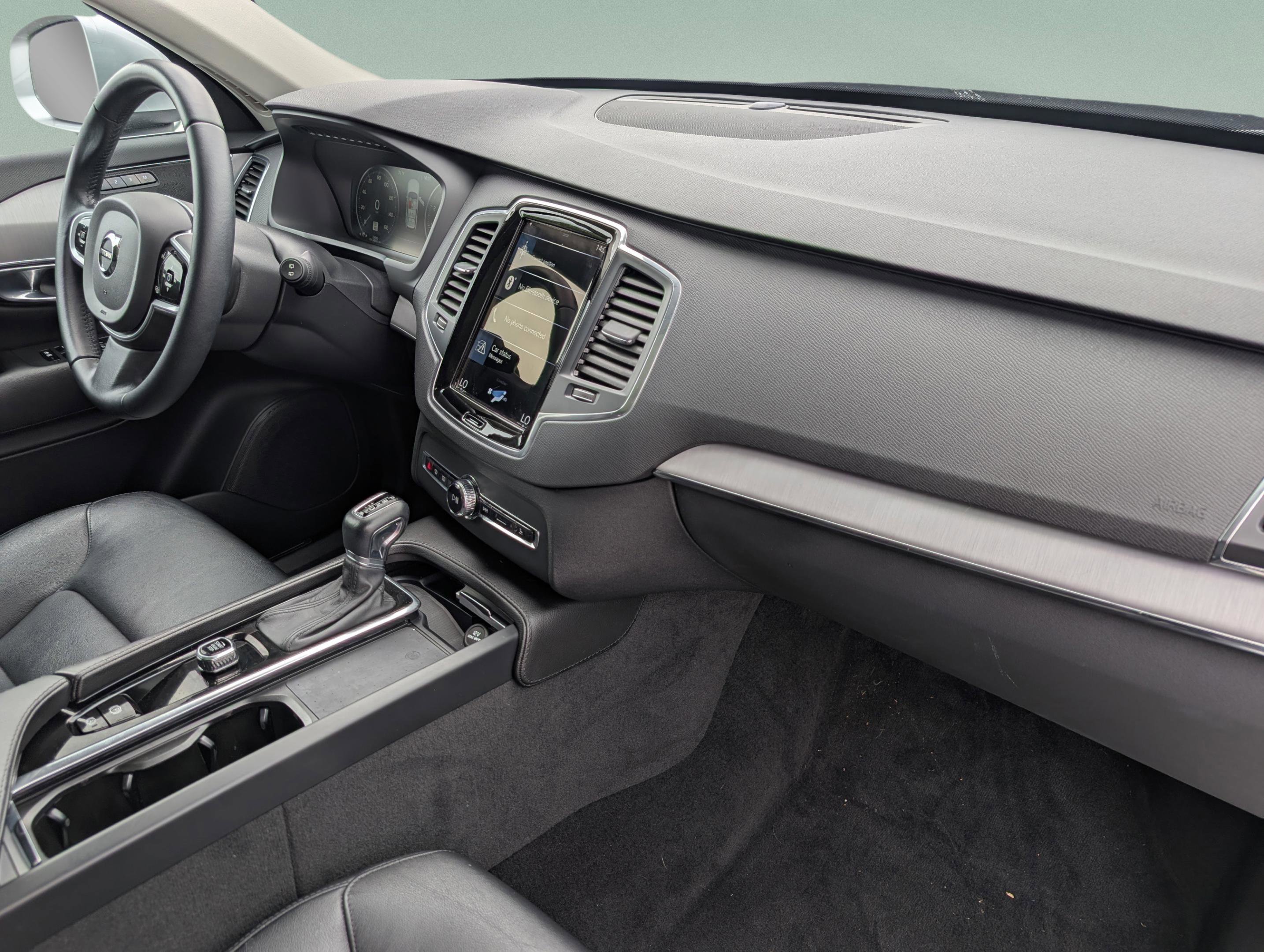 Used 2022 Volvo XC90 T5 Momentum image 44