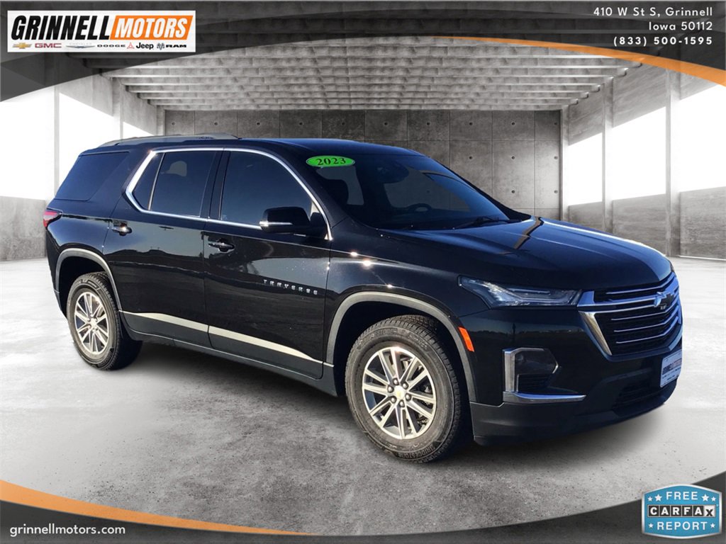 Used 2023 Chevrolet Traverse LT image 3