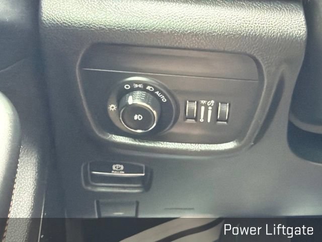 Used 2021 Jeep Grand Cherokee L Summit w/ Luxury Tech Group V AWD/4WD image 43