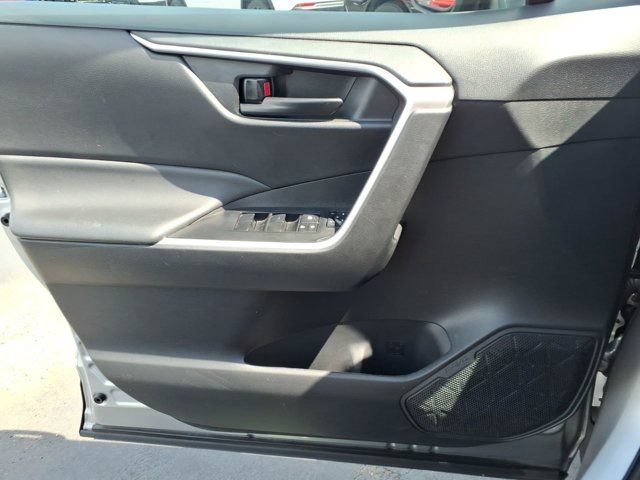 Used 2024 Toyota RAV4 LE AWD/4WD image 23