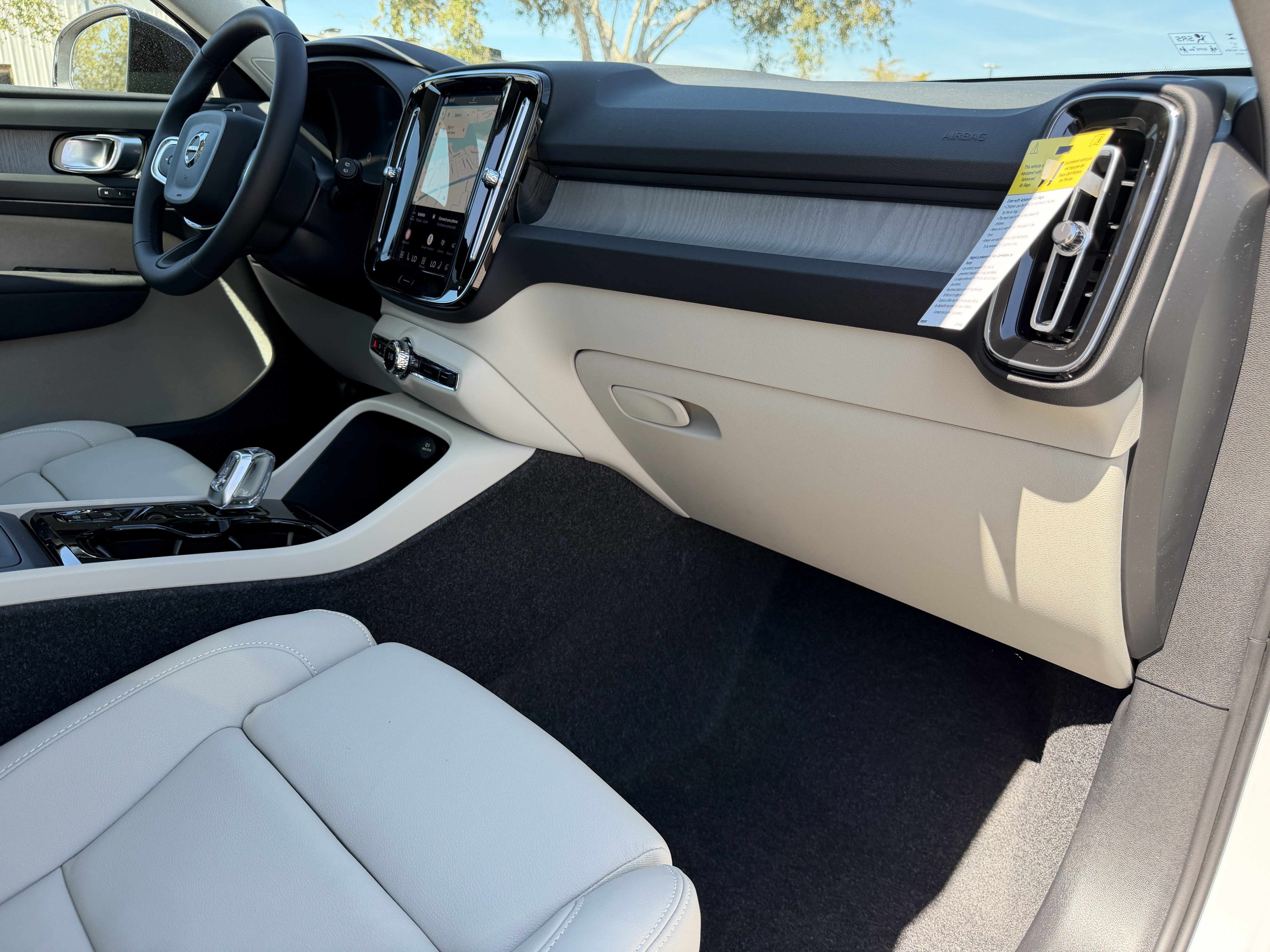 New 2026 Volvo XC40 B5 Ultra w/ Protection Package image 10