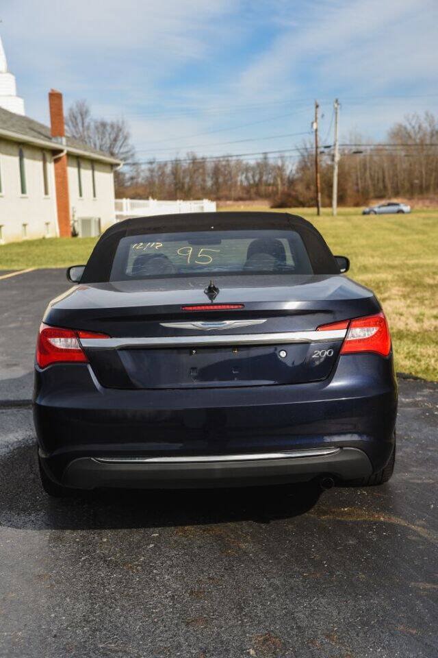Used 2012 Chrysler 200 Touring FWD image 24