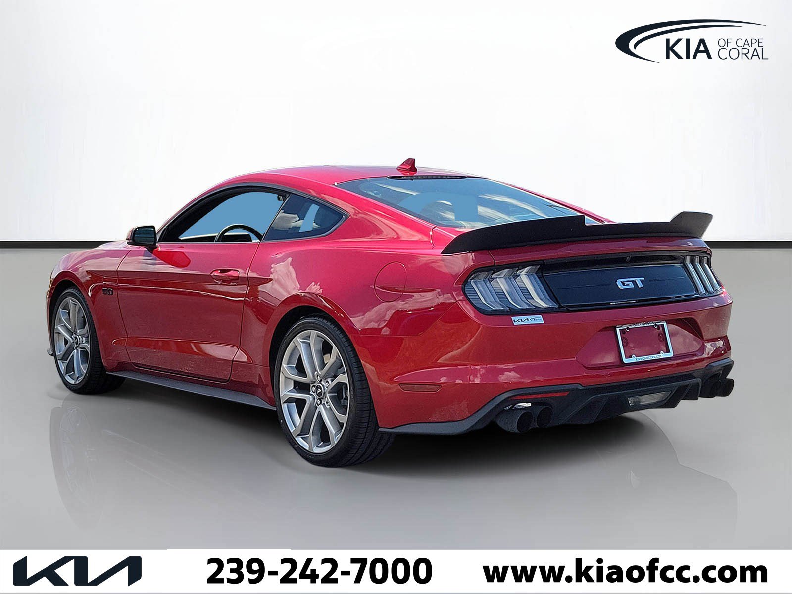 Used 2022 Ford Mustang GT Premium w/ Equipment Group 401A RWD image 4