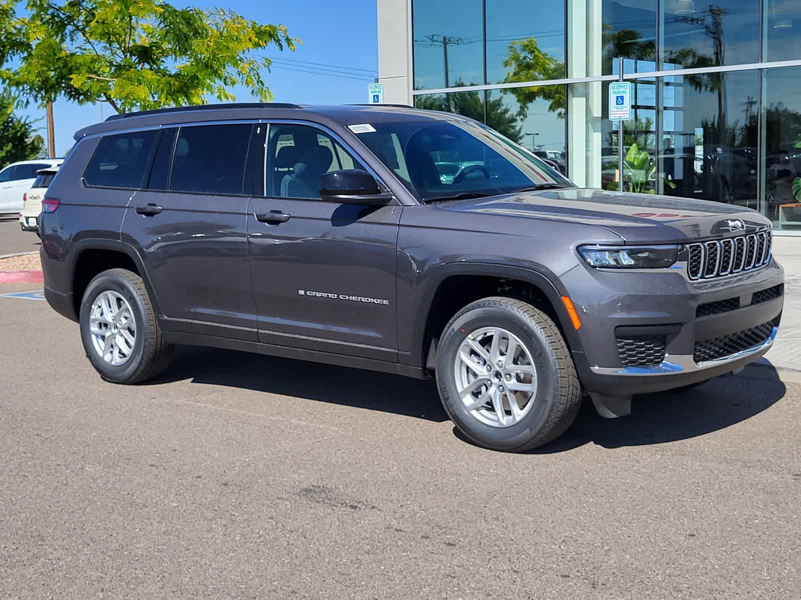 New 2026 Jeep Grand Cherokee L 4WD image 3