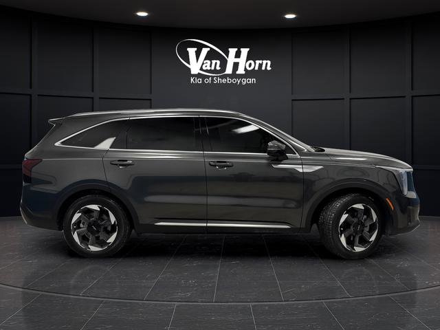 Used 2025 Kia Sorento EX image 2