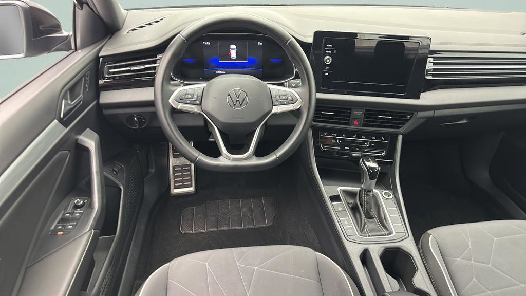 Used 2025 Volkswagen Jetta Sport FWD image 12