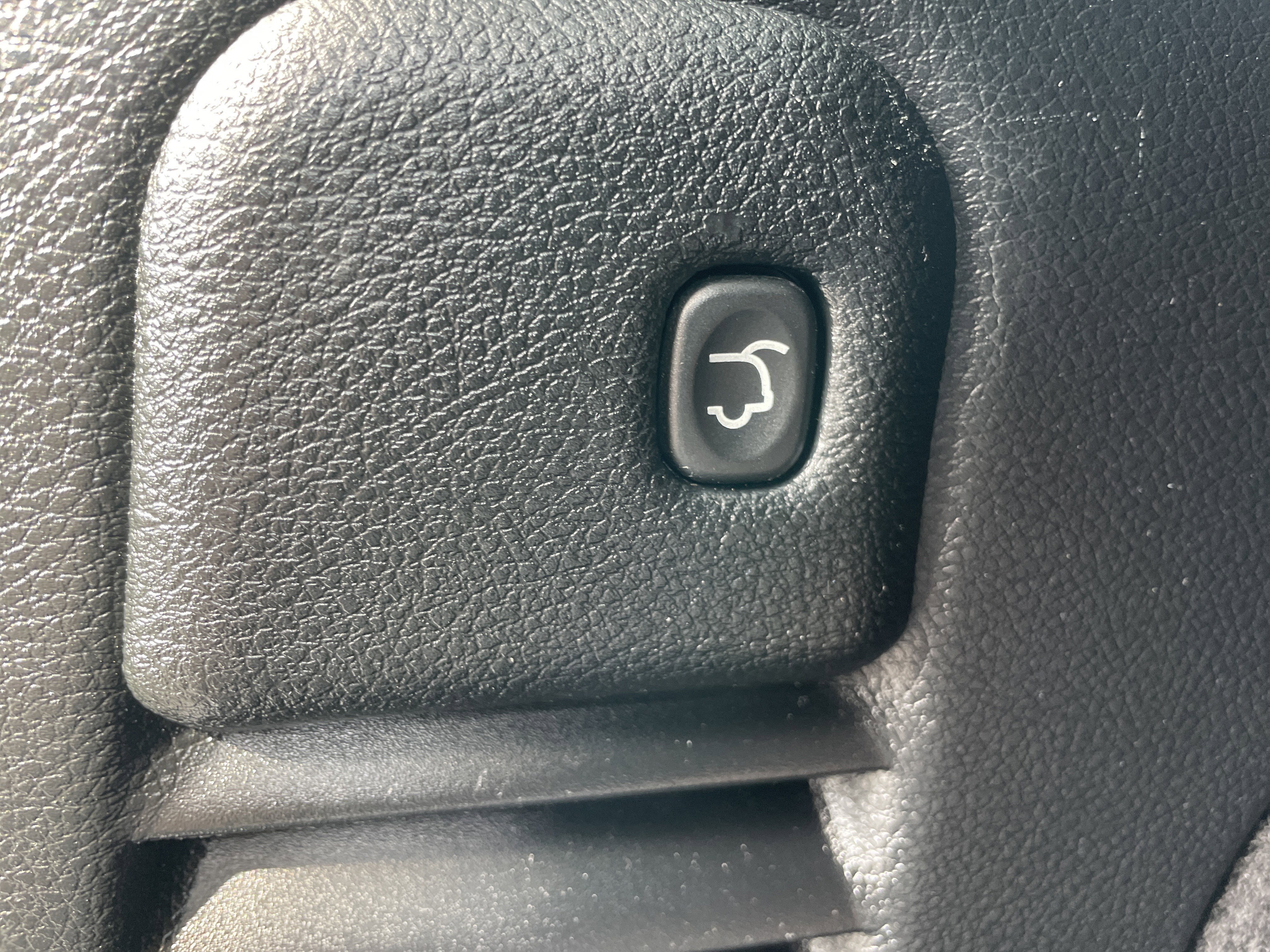 Used 2018 Jeep Grand Cherokee Overland image 28