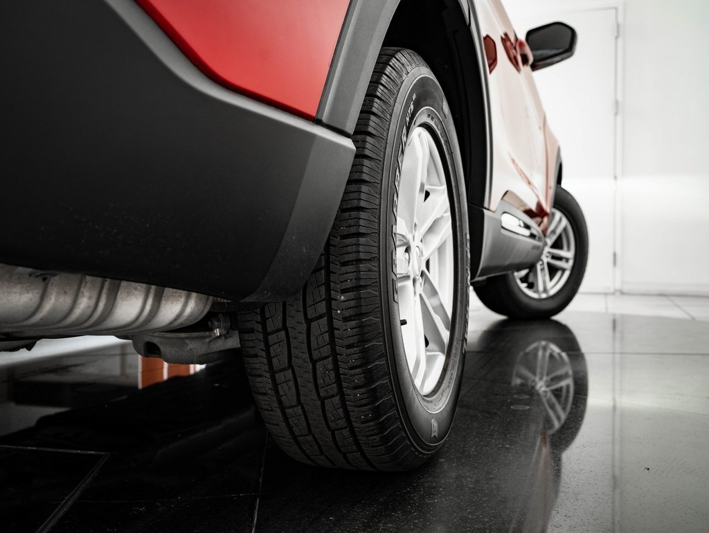 Used 2021 Ford Explorer XLT image 50