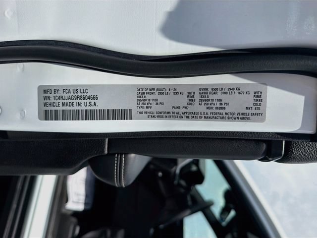 Used 2024 Jeep Grand Cherokee L Altitude RWD image 34