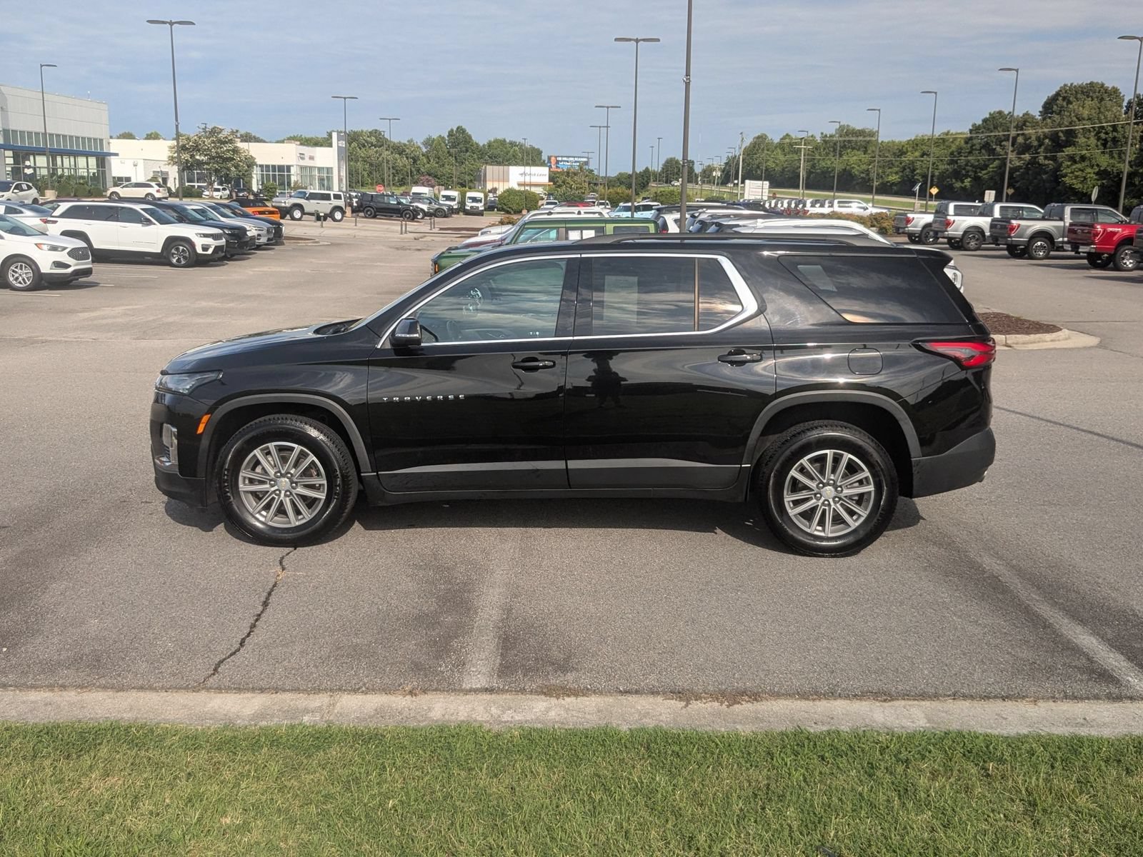 Used 2022 Chevrolet Traverse LT AWD/4WD image 6