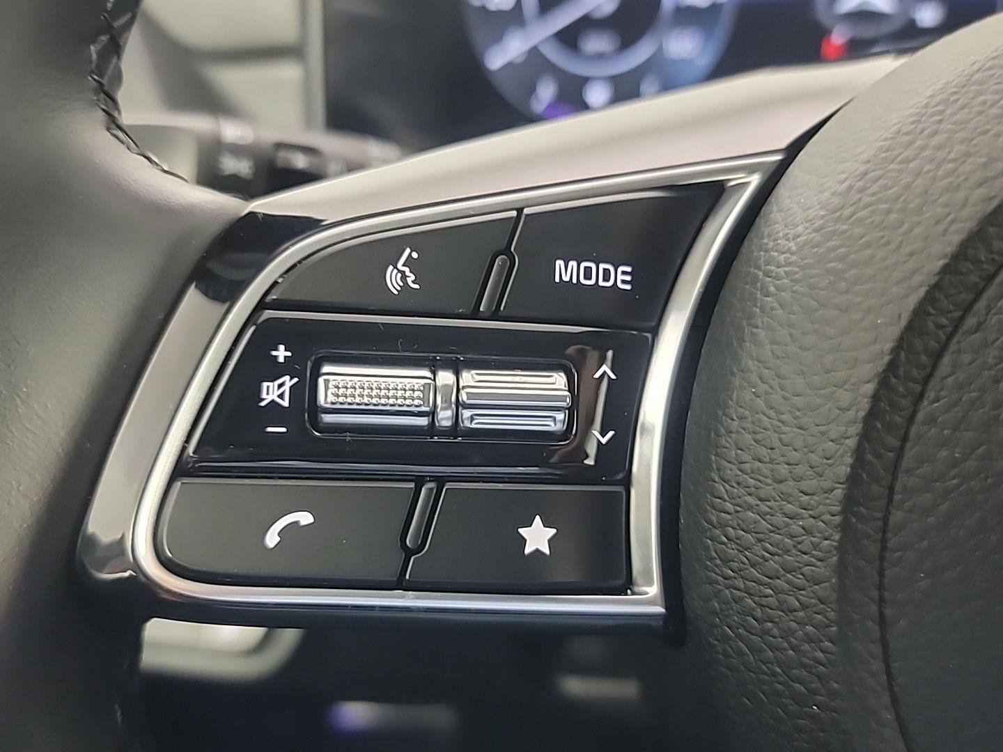 Used 2025 Kia Seltos EX image 27