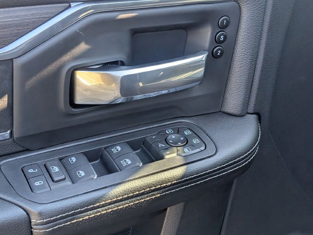 New 2026 RAM 2500 Laramie AWD/4WD image 10
