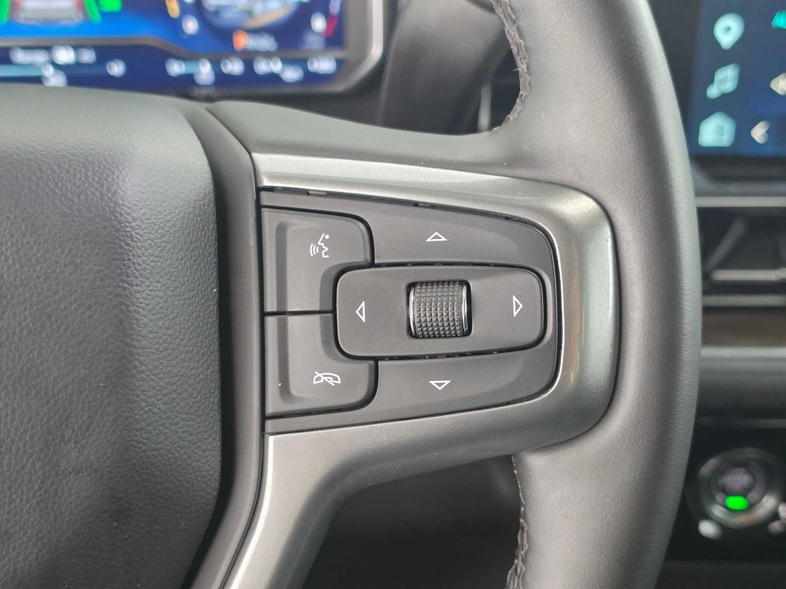 Used 2024 Chevrolet Silverado 1500 LT AWD/4WD image 32