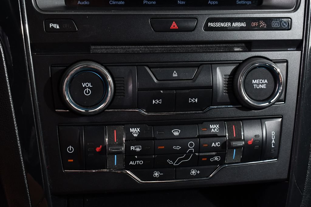 Used 2018 Ford Explorer XLT w/ Equipment Group 202A AWD/4WD image 30