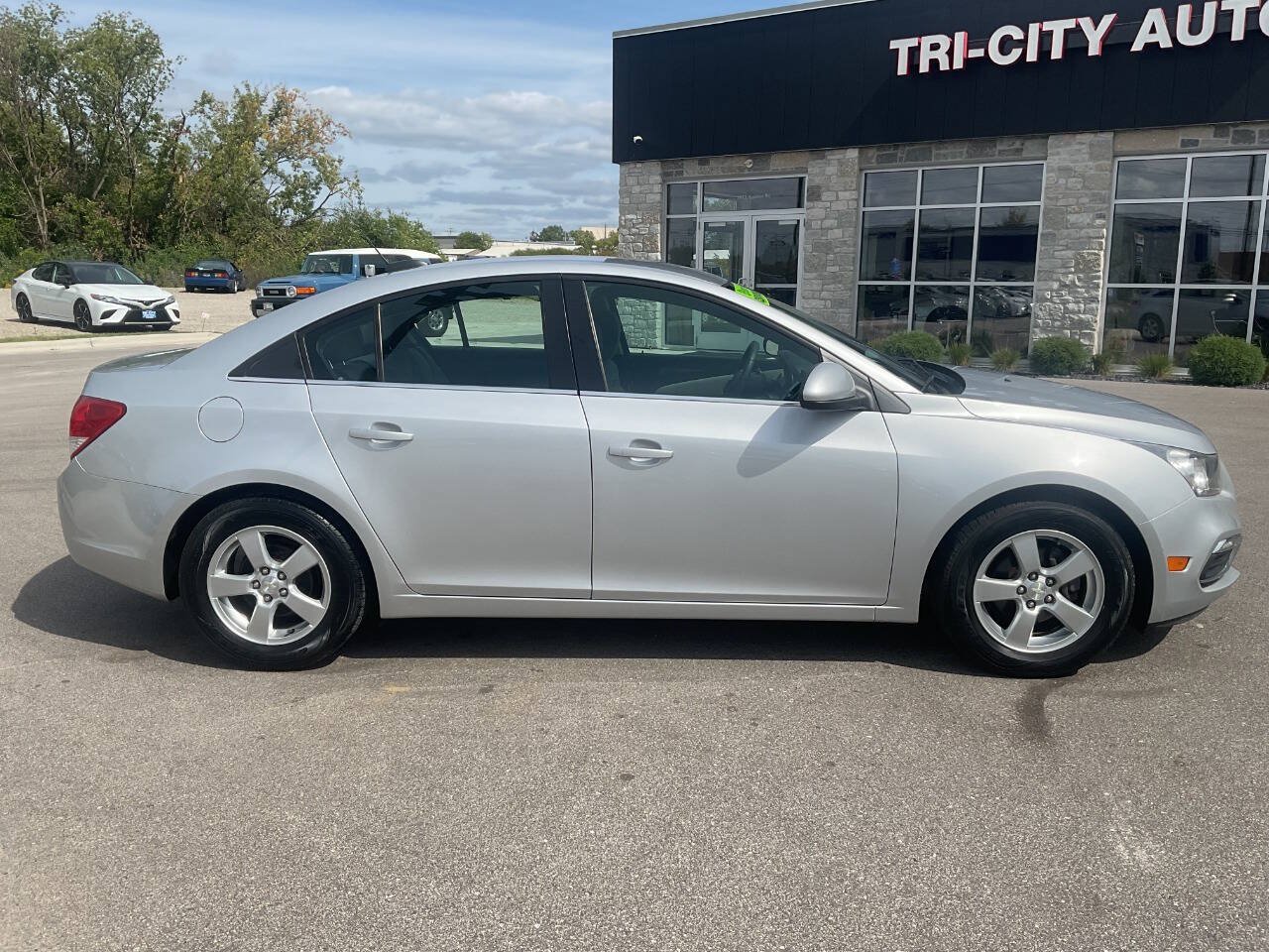 Used 2016 Chevrolet Cruze LT FWD image 9