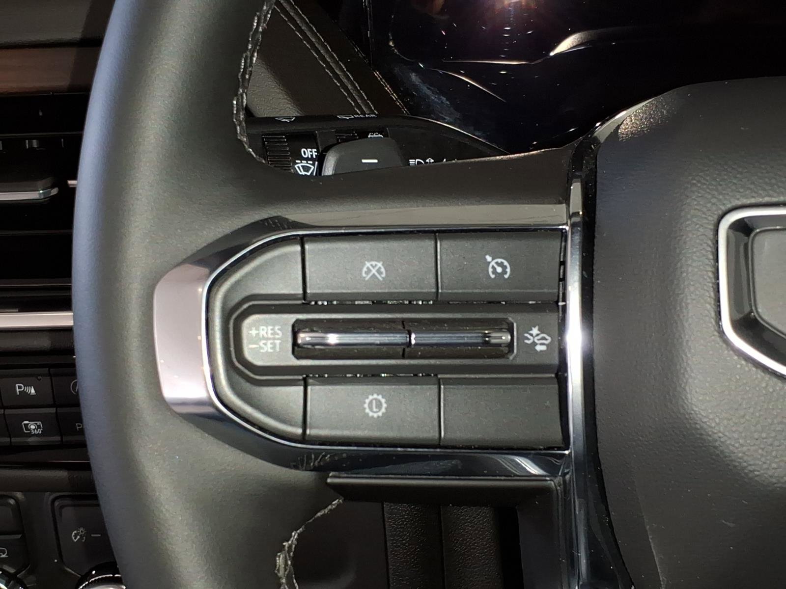 New 2025 GMC Yukon XL Denali w/ Sun & Power Step Package image 17