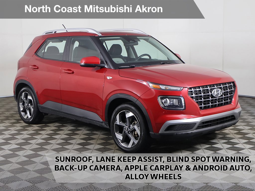 Used 2023 Hyundai Venue SEL image 1