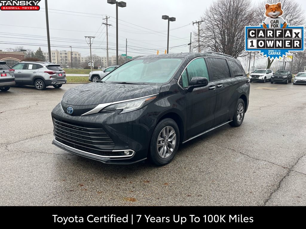 Certified 2023 Toyota Sienna XLE image 1