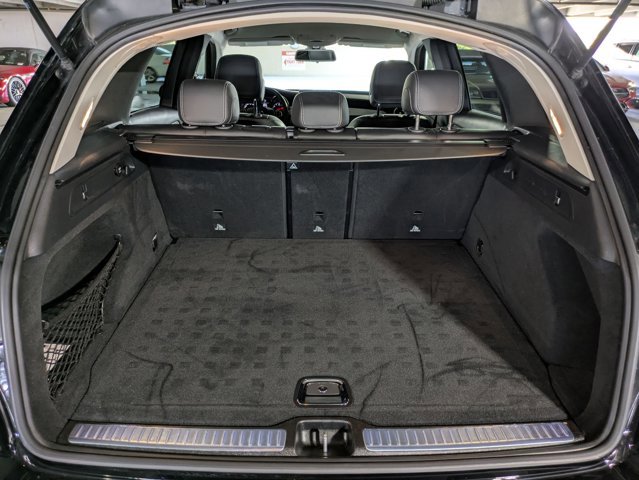 Used 2019 Mercedes-Benz GLC 300 4MATIC image 7