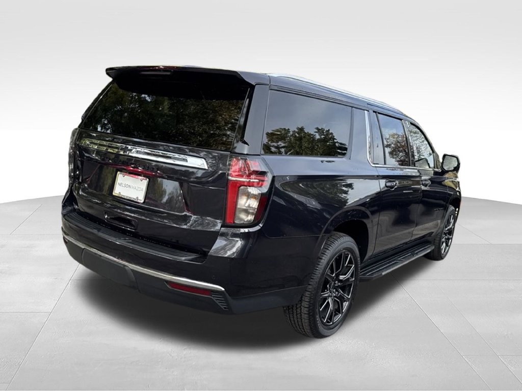 Used 2024 Chevrolet Suburban LT w/ LT Signature Plus Package AWD/4WD image 7