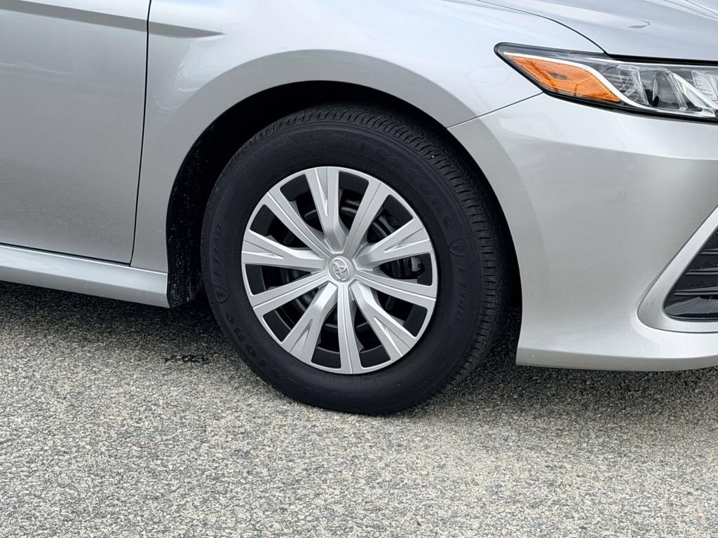 Certified 2022 Toyota Camry LE FWD image 25