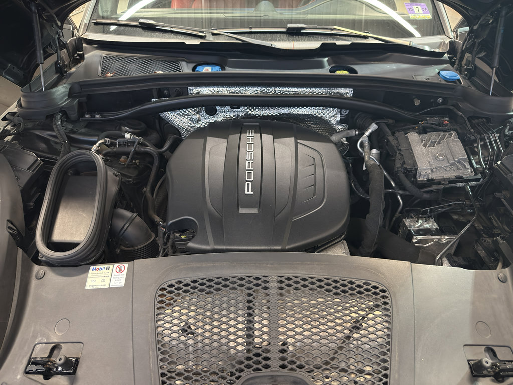 Used 2019 Porsche Macan image 32