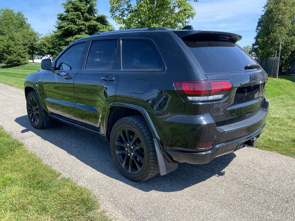 Used 2021 Jeep Grand Cherokee Altitude AWD/4WD image 3