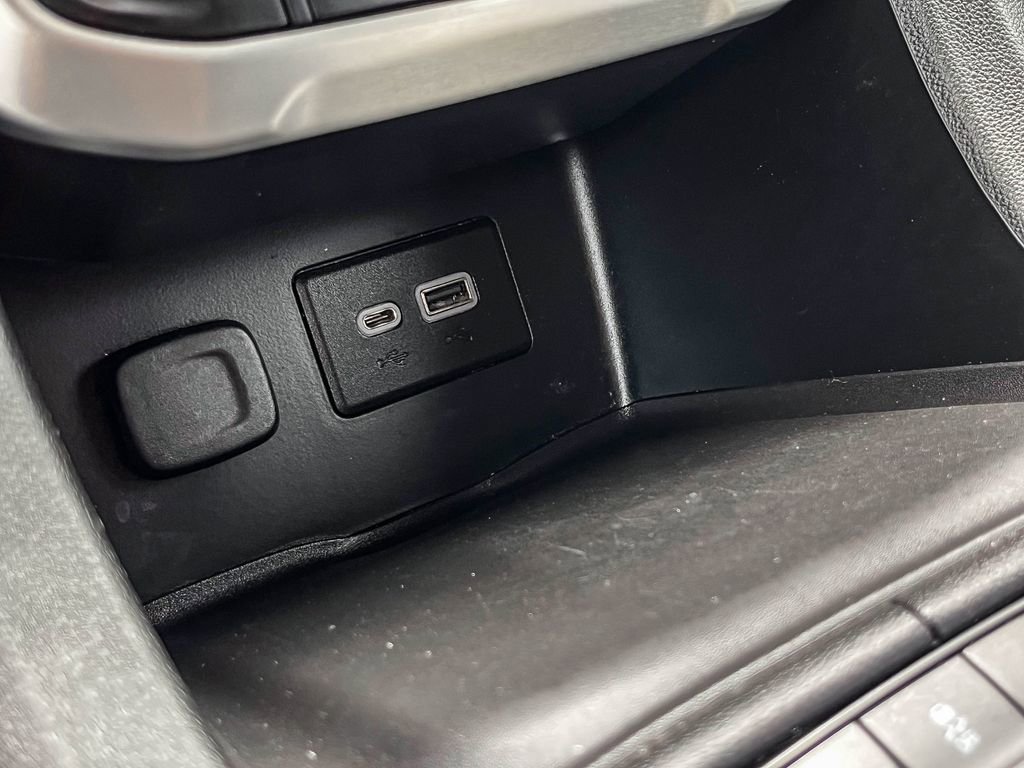 Used 2020 GMC Acadia SLE image 29