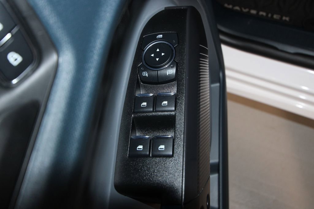 Used 2025 Ford Maverick Lobo AWD/4WD image 6