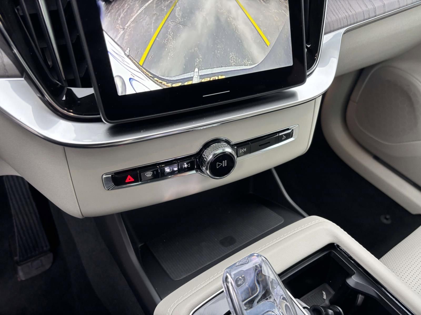 New 2026 Volvo XC90 T8 Ultra w/ Protection Package Premier AWD/4WD image 22