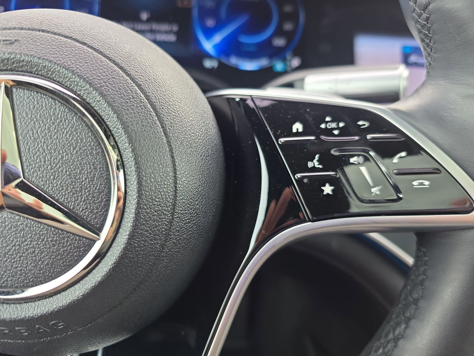Used 2023 Mercedes-Benz EQS 580 4MATIC SUV image 18