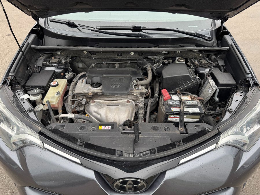 Used 2018 Toyota RAV4 LE w/ All Weather Liner Package AWD/4WD image 24